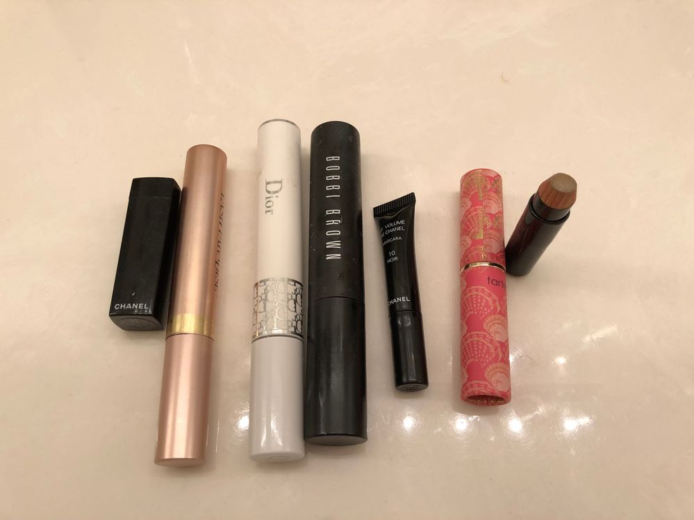 Makeup full-size and deluxe samples