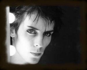 Pic of a younger Peter Murphy